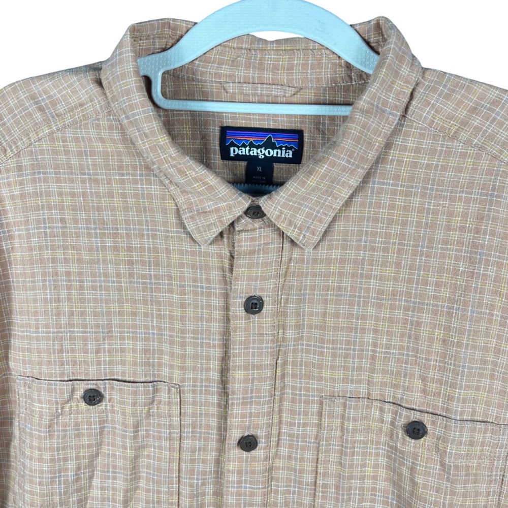 Patagonia Button Down Shirt Mens XL Tan Plaid Hemp Cotton Short Sleeve